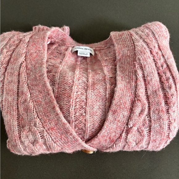Urban Revivo cropped pink Cable Knit Cardigan Sweater women’s 6 - Picture 2 of 5